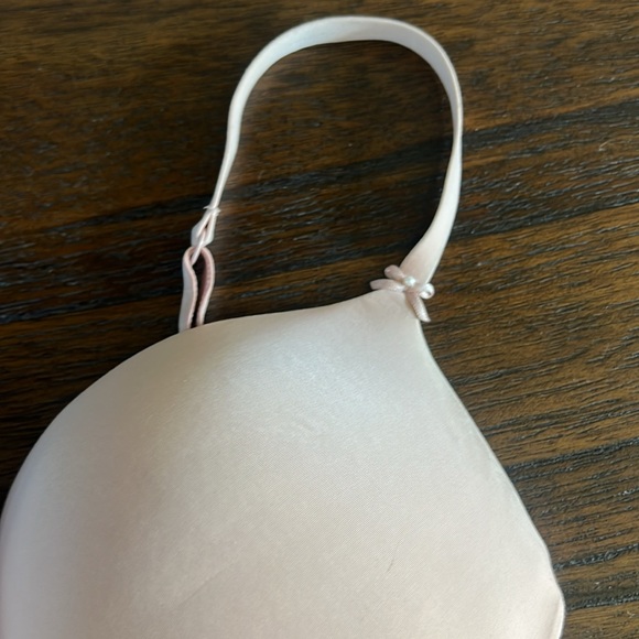 Victoria’s Secrete - 34D - Nude Plunge Bra - Picture 4 of 6